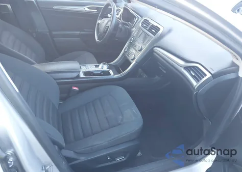 2018 Ford Fusion Hybrid Se z USA, uszkodzony, nr VIN 3FA6P0LU1JR132437